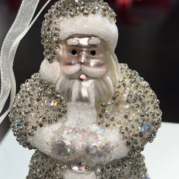 Beautiful Santa ornament by QVC. New in box. - Picture 3 of 4